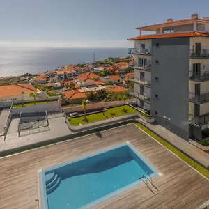 https://flh-garajau-fantastic-ocean-view-with-balcony.madeira-islandshotels.com